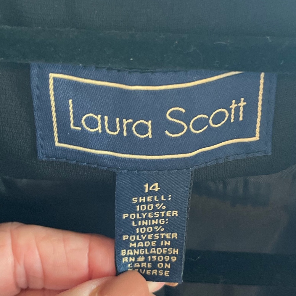 EUC Laura Scott black blazer size 14